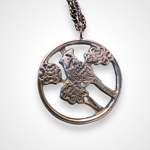 Art Deco Cardinal Bird Cottagecore
Pendant Necklace Silvertone Metal - Picture 2 of 4